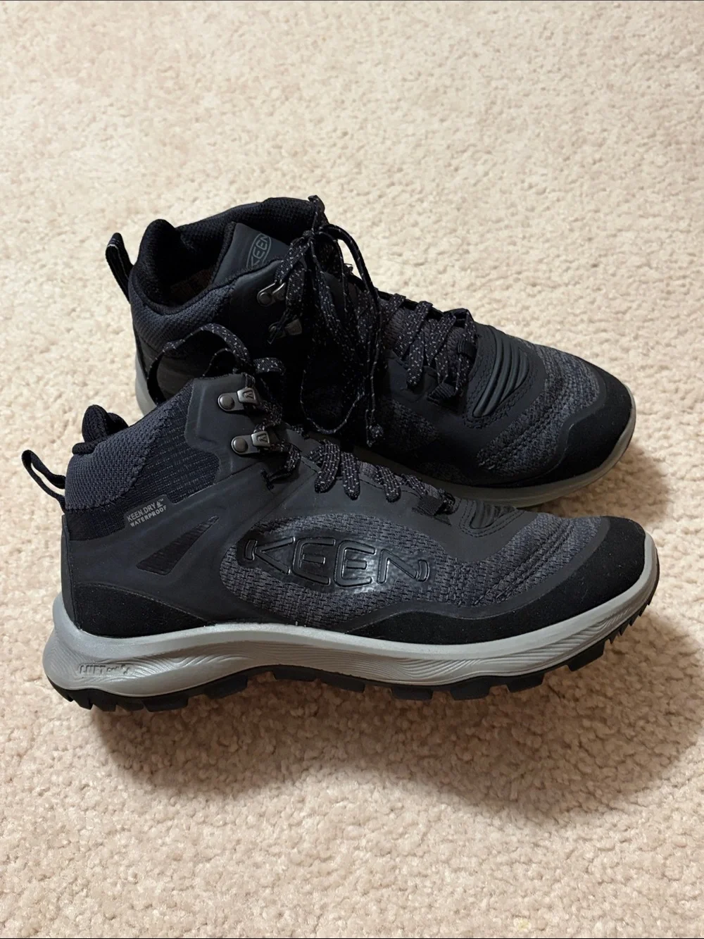 Keen Women's Black Athletic Lace-Up Sneakers